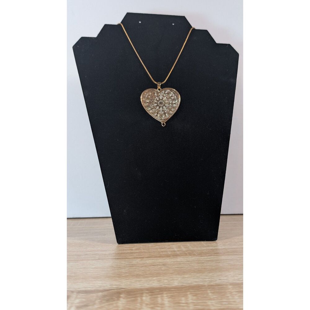 Gold Tone Heart Pendant Necklace 31” Chain Sparkle Filigree Pre-Owned